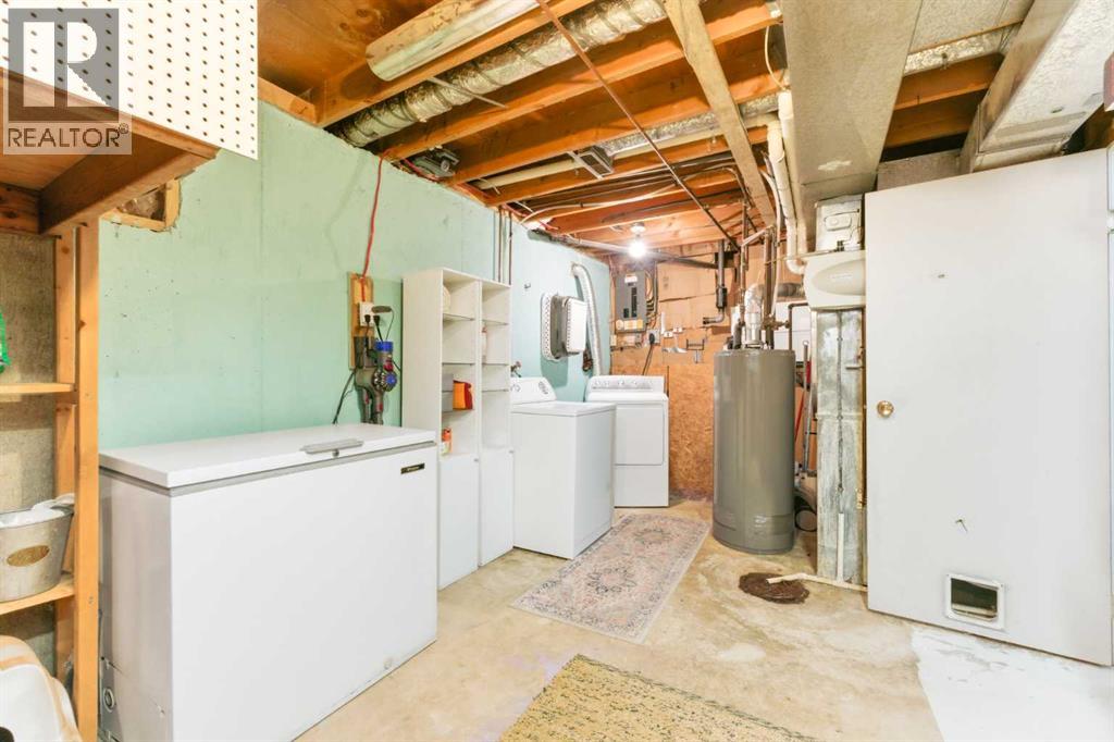 Single Family House 4 Level for Sale in   Avenue SW Canyon Meadows Calgary 