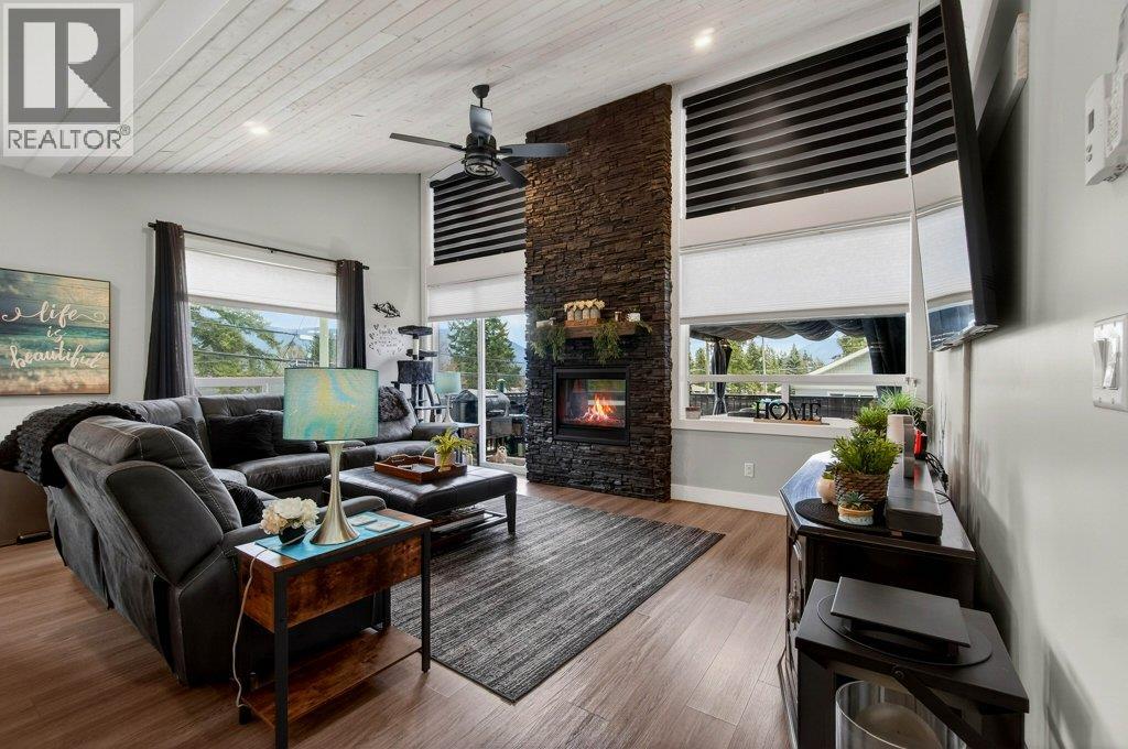 2010 15 Avenue SE, Salmon Arm