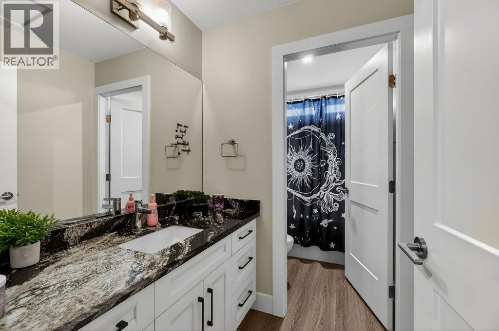 2010 15 Avenue SE, Salmon Arm