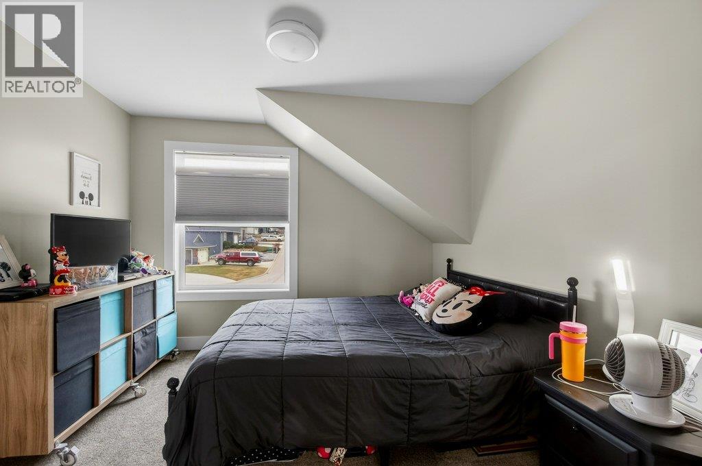 2010 15 Avenue SE, Salmon Arm