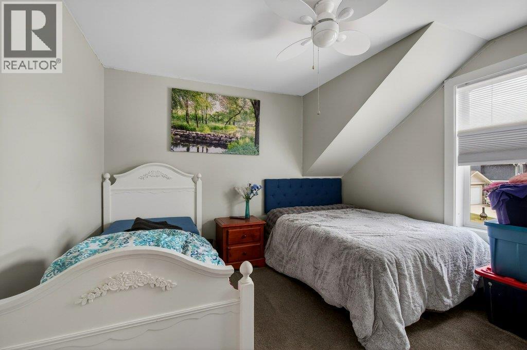 2010 15 Avenue SE, Salmon Arm