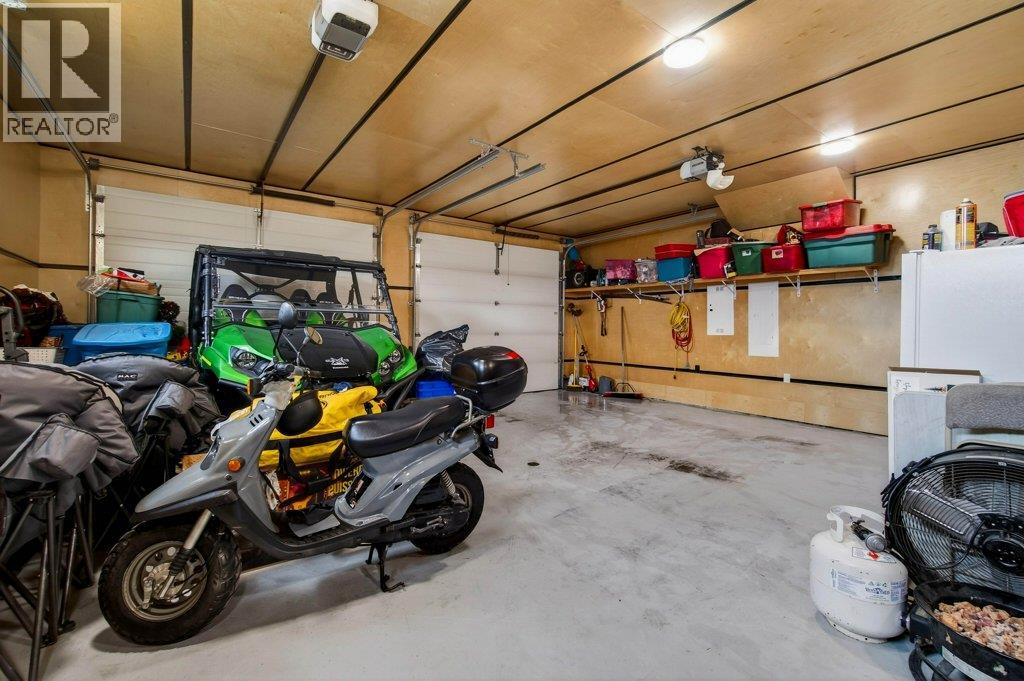 2010 15 Avenue SE, Salmon Arm