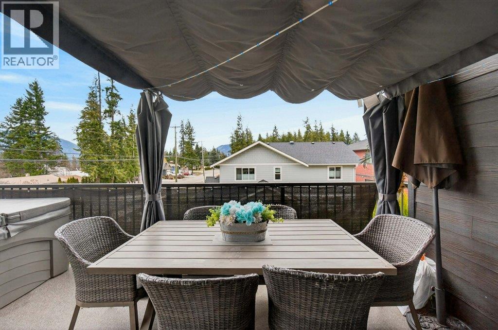 2010 15 Avenue SE, Salmon Arm