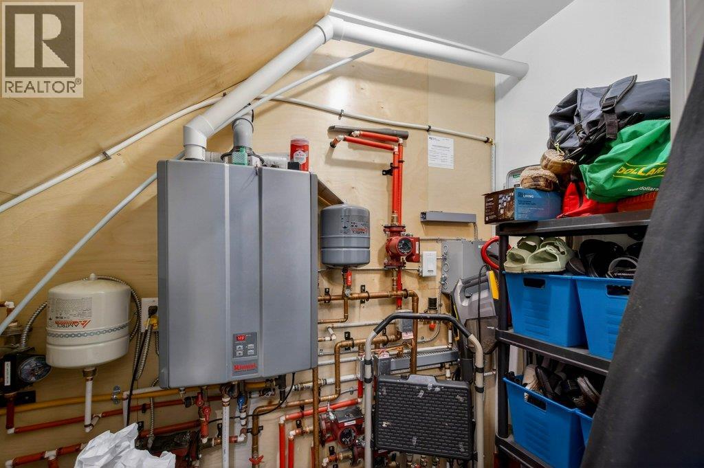 2010 15 Avenue SE, Salmon Arm