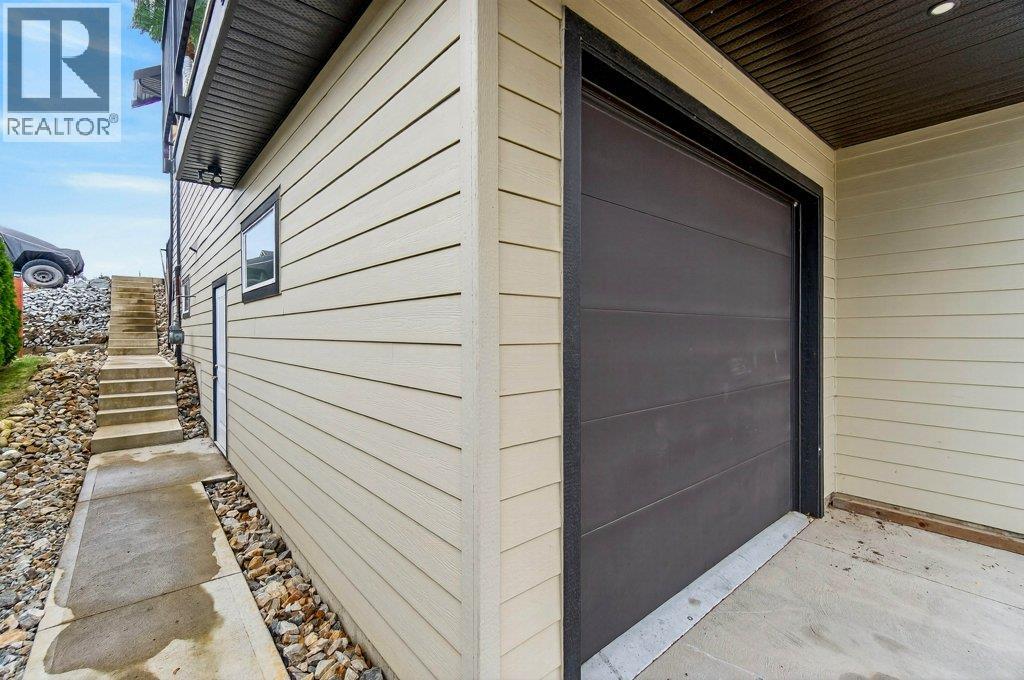 2010 15 Avenue SE, Salmon Arm