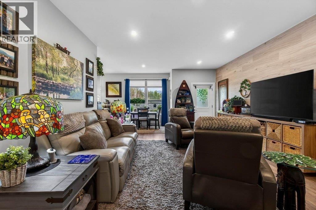 2010 15 Avenue SE, Salmon Arm