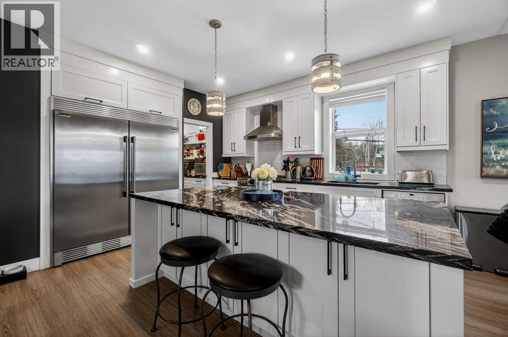 2010 15 Avenue SE, Salmon Arm