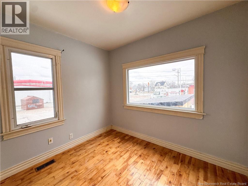 121 SALTER AVENUE - 10
