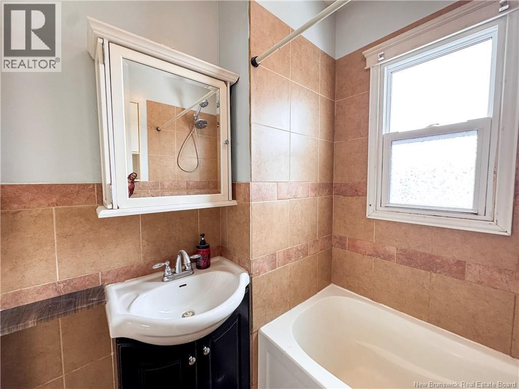 121 SALTER AVENUE - 16