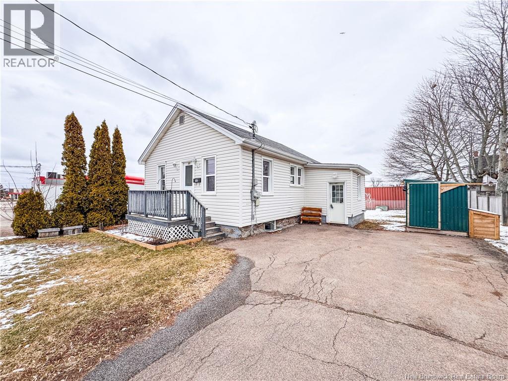 121 SALTER AVENUE - Image 2