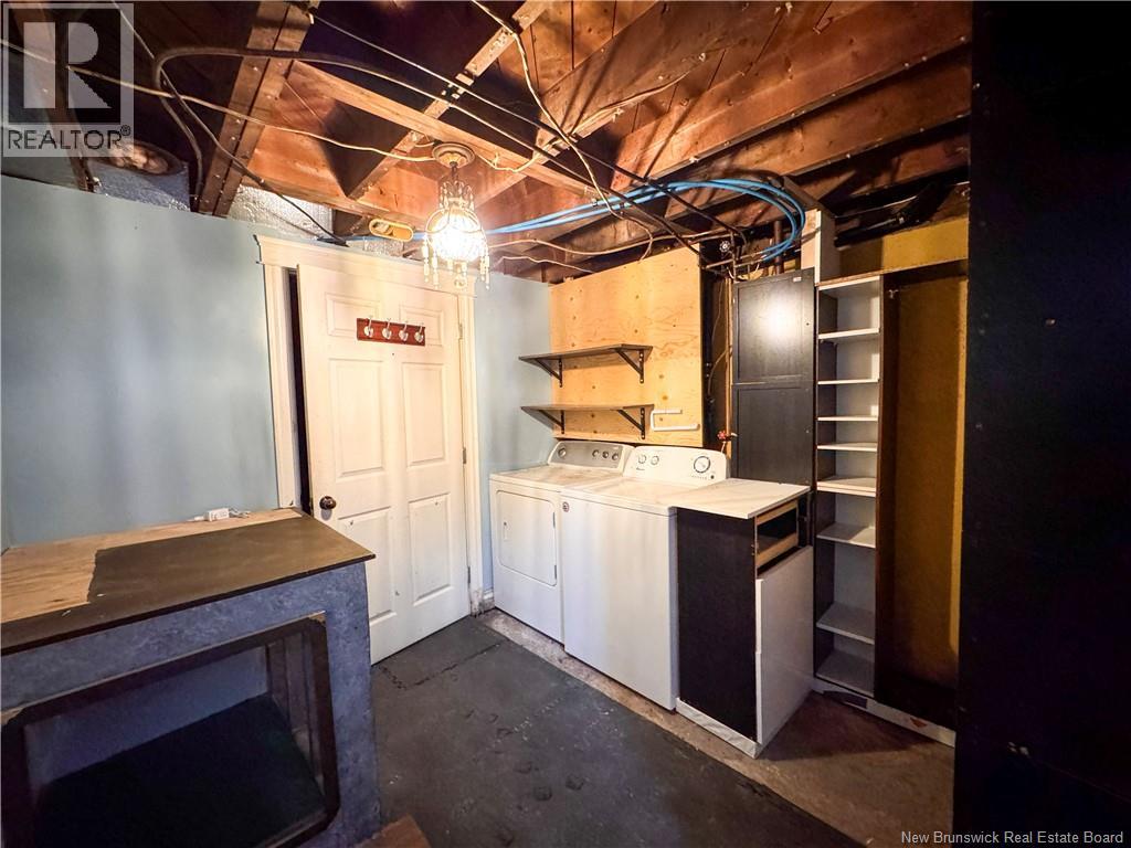 121 SALTER AVENUE - 21