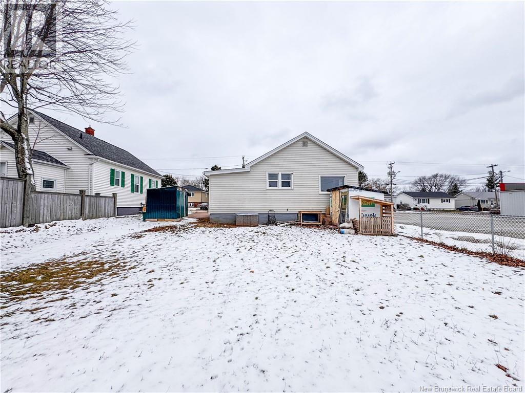 121 SALTER AVENUE - 23
