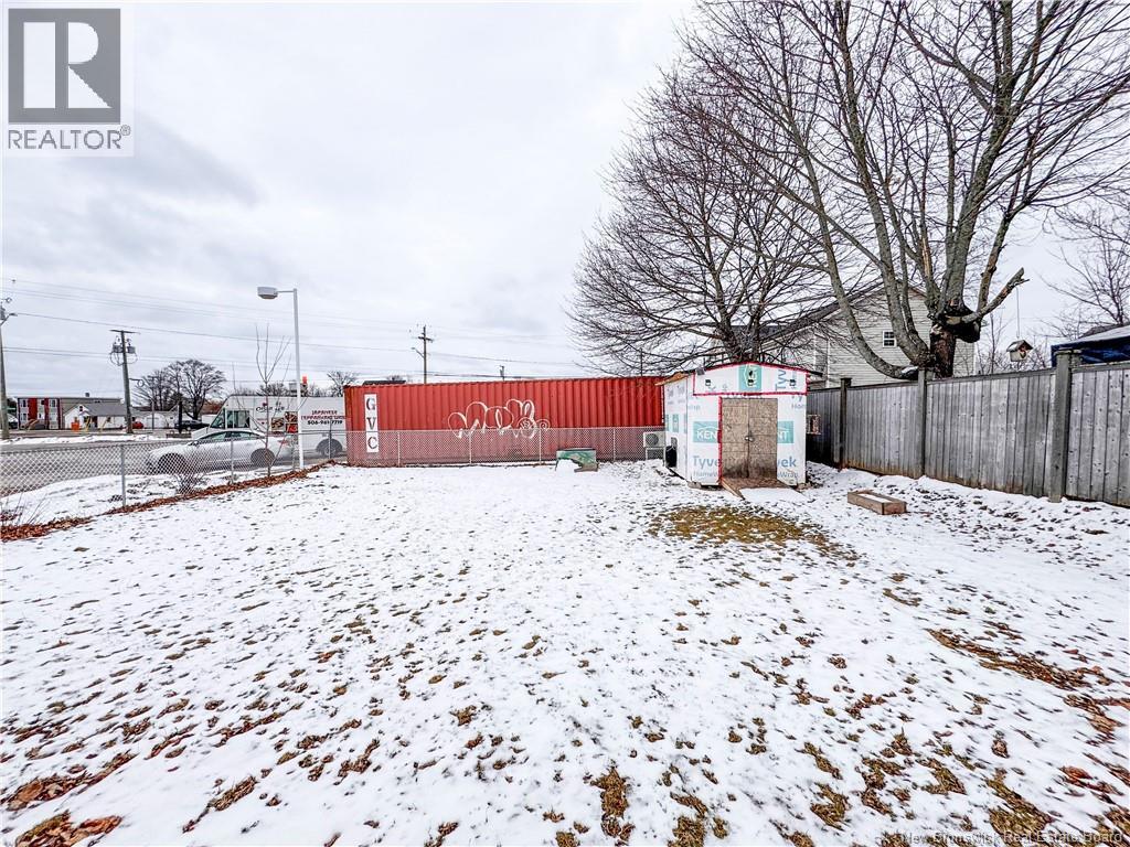 121 SALTER AVENUE - 24