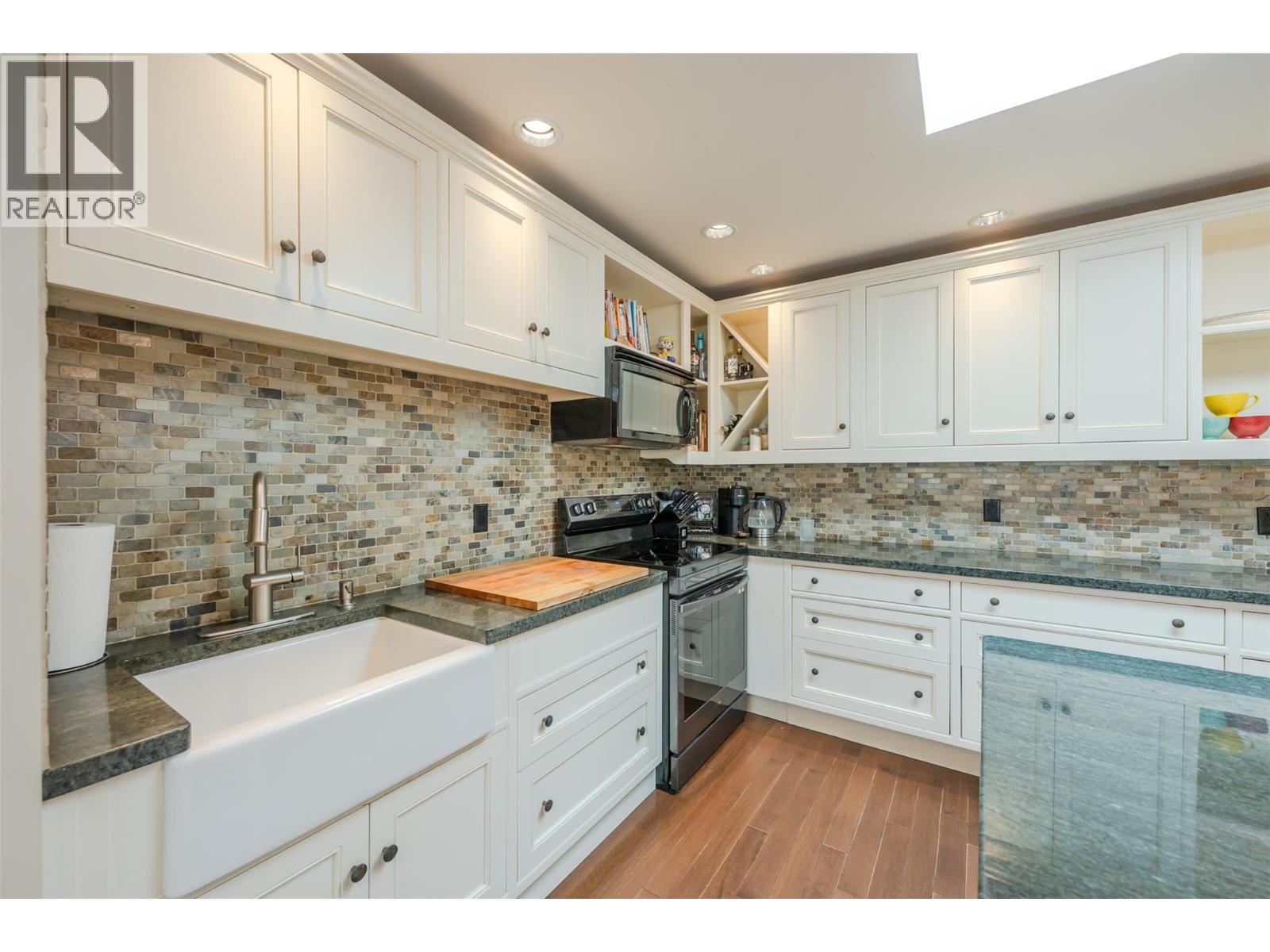 5545 SAWMILL ROAD - 9