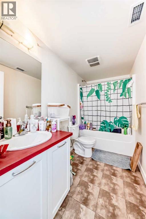 Single Family House for Sale in   Brentwood Road NW Brentwood Calgary 