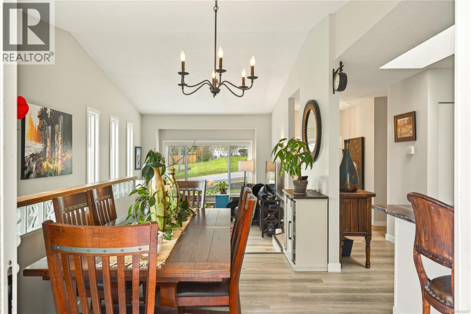 114 ROBERTA RD W - 29