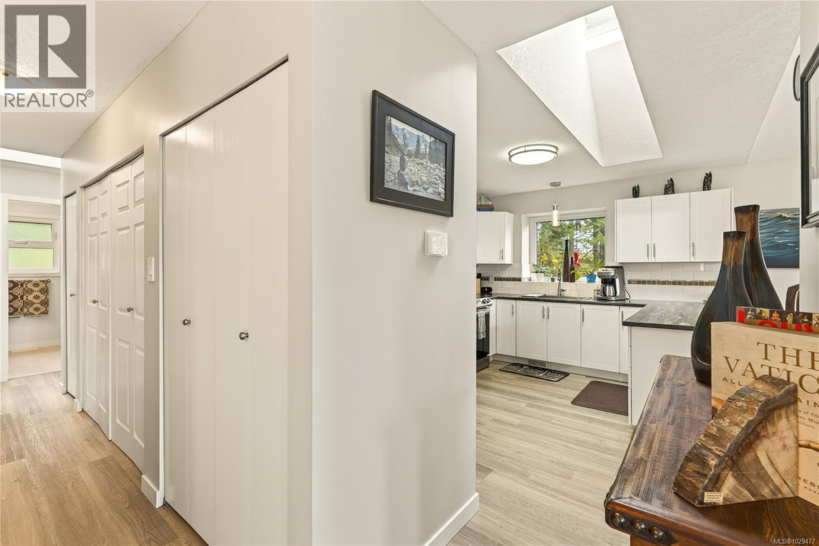 114 ROBERTA RD W - 39