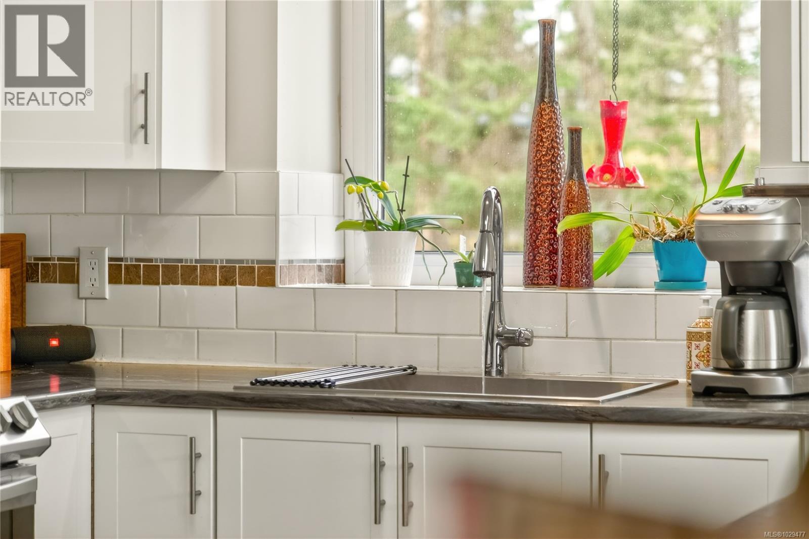 114 ROBERTA RD W - 22