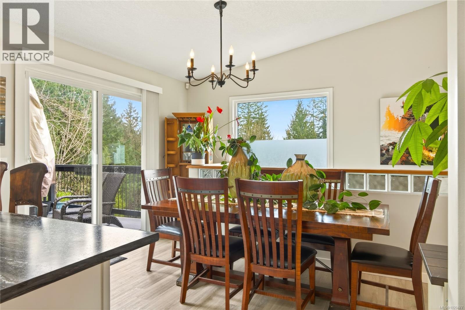 114 ROBERTA RD W - 27