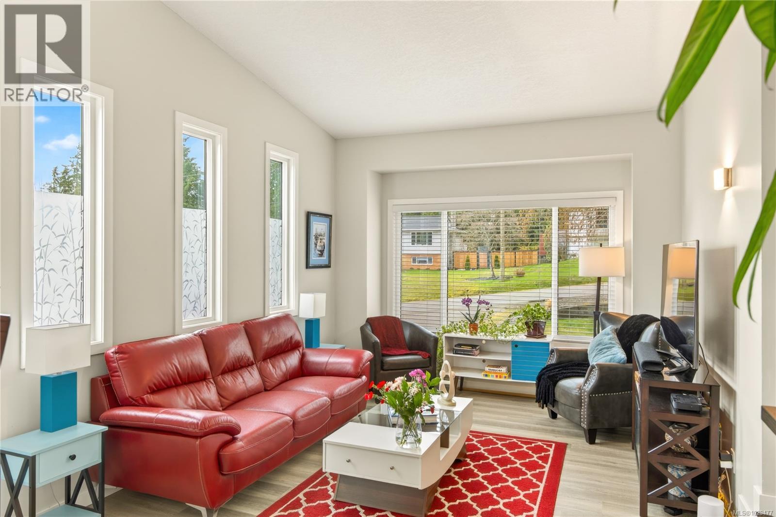 114 ROBERTA RD W - 33