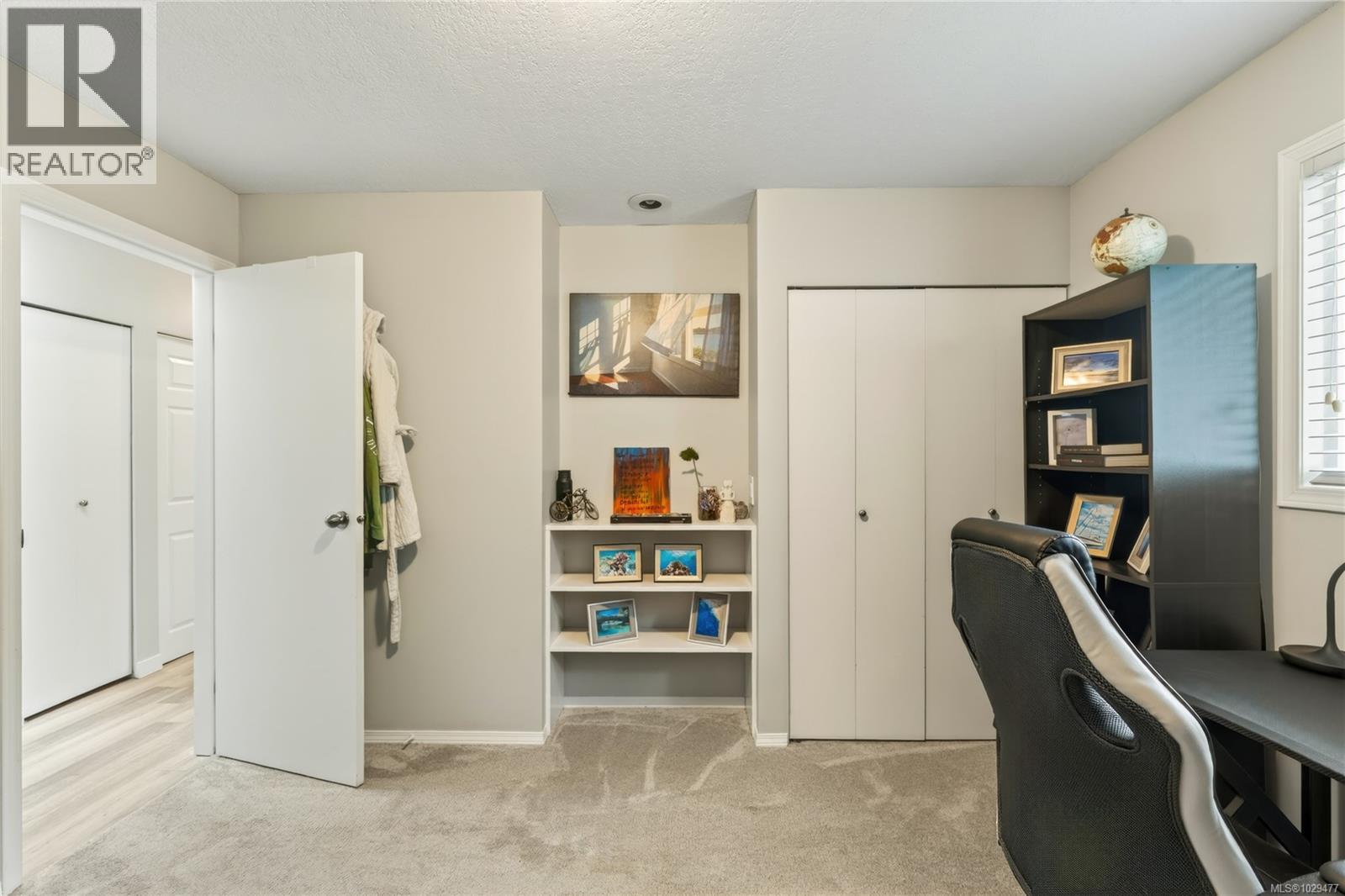 114 ROBERTA RD W - 44