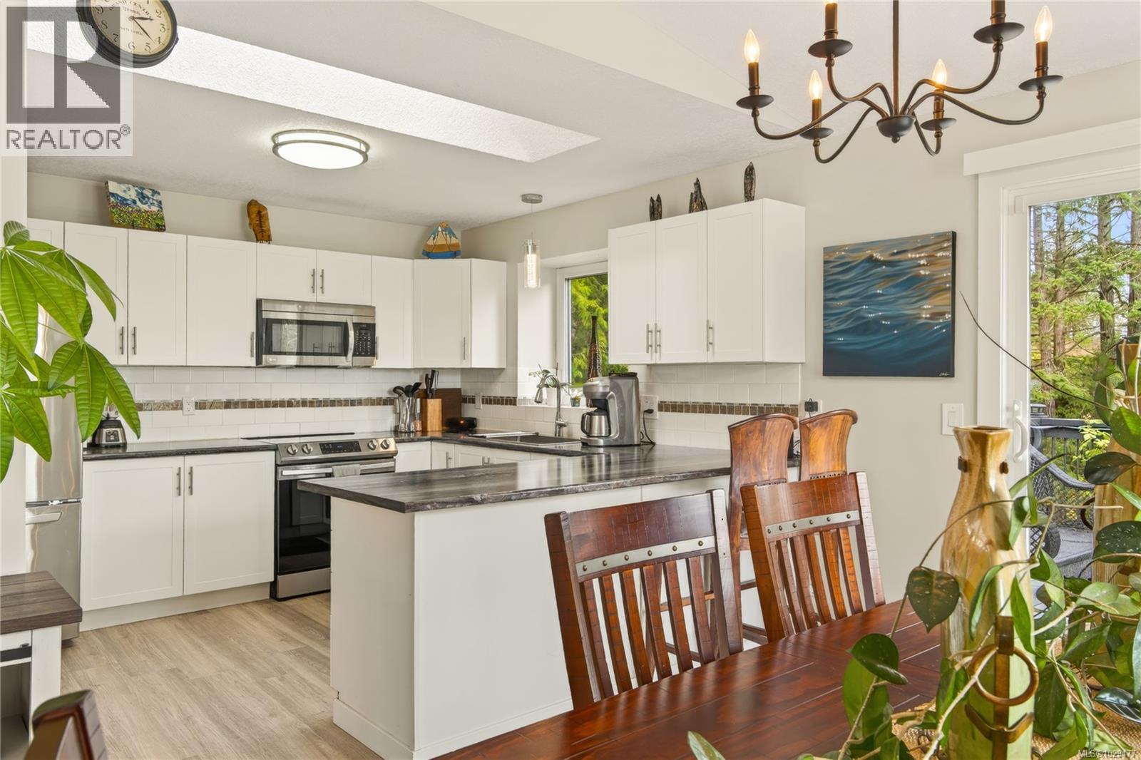 114 ROBERTA RD W - 24