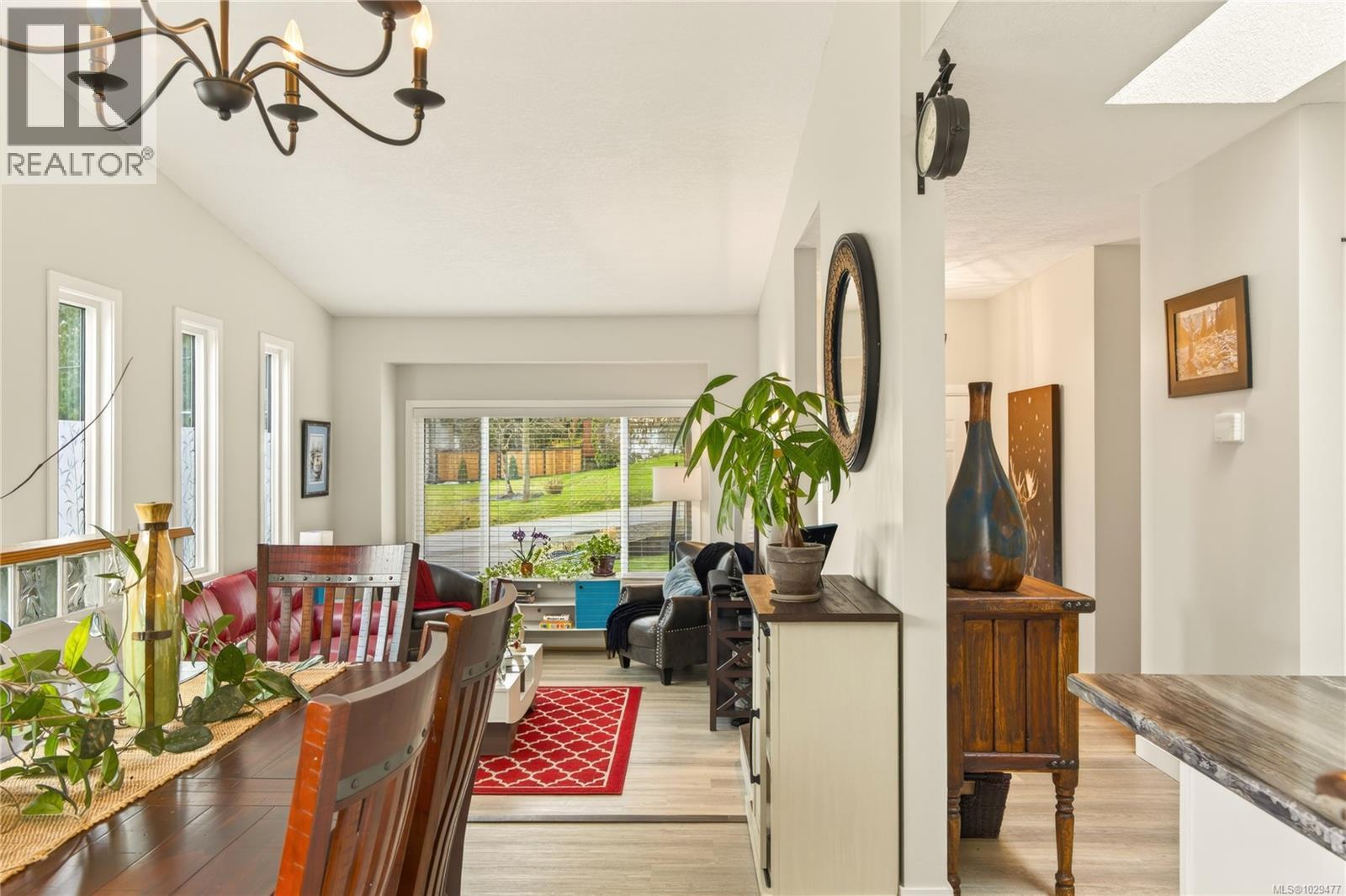 114 ROBERTA RD W - 7