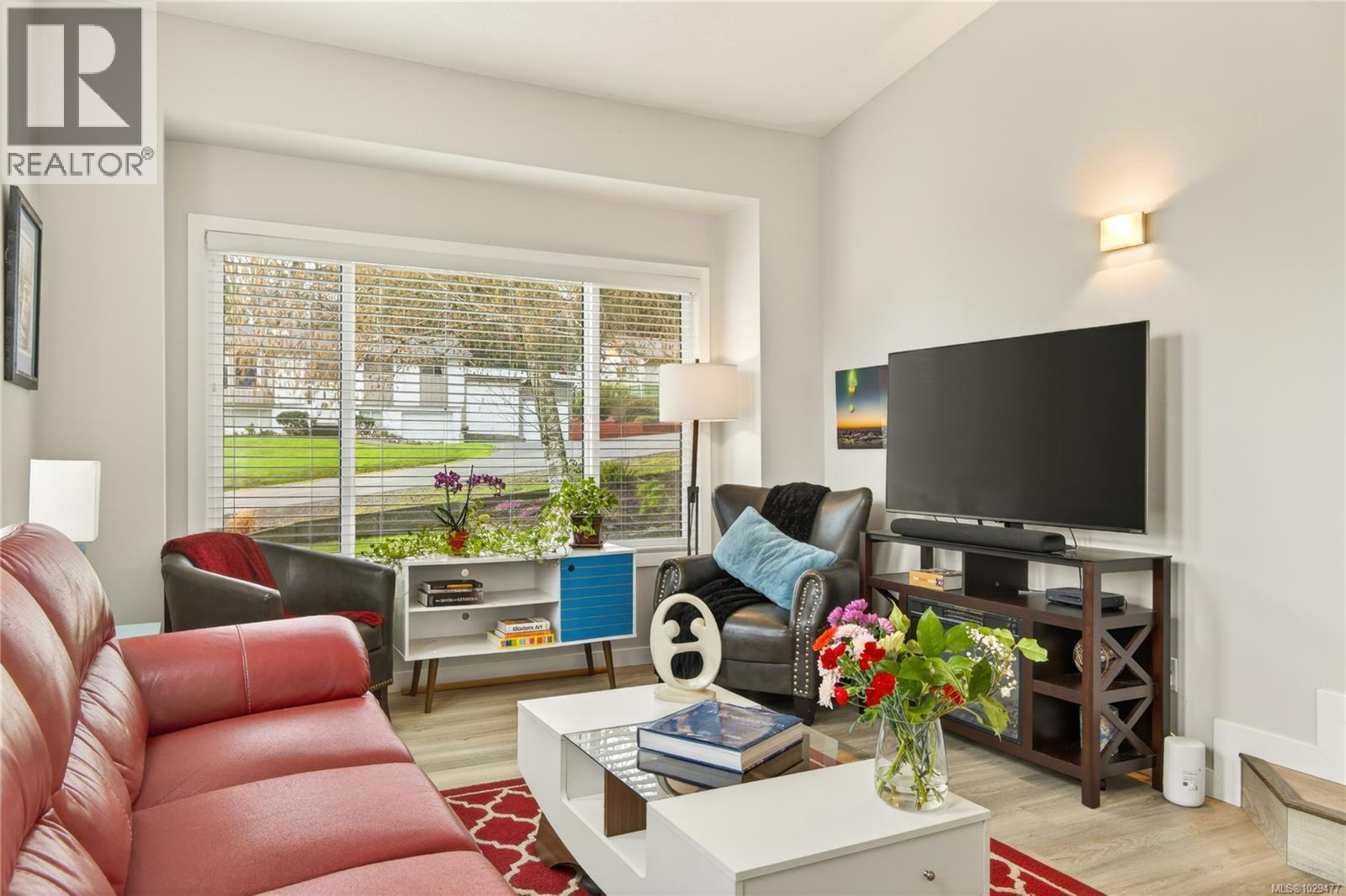 114 ROBERTA RD W - 34