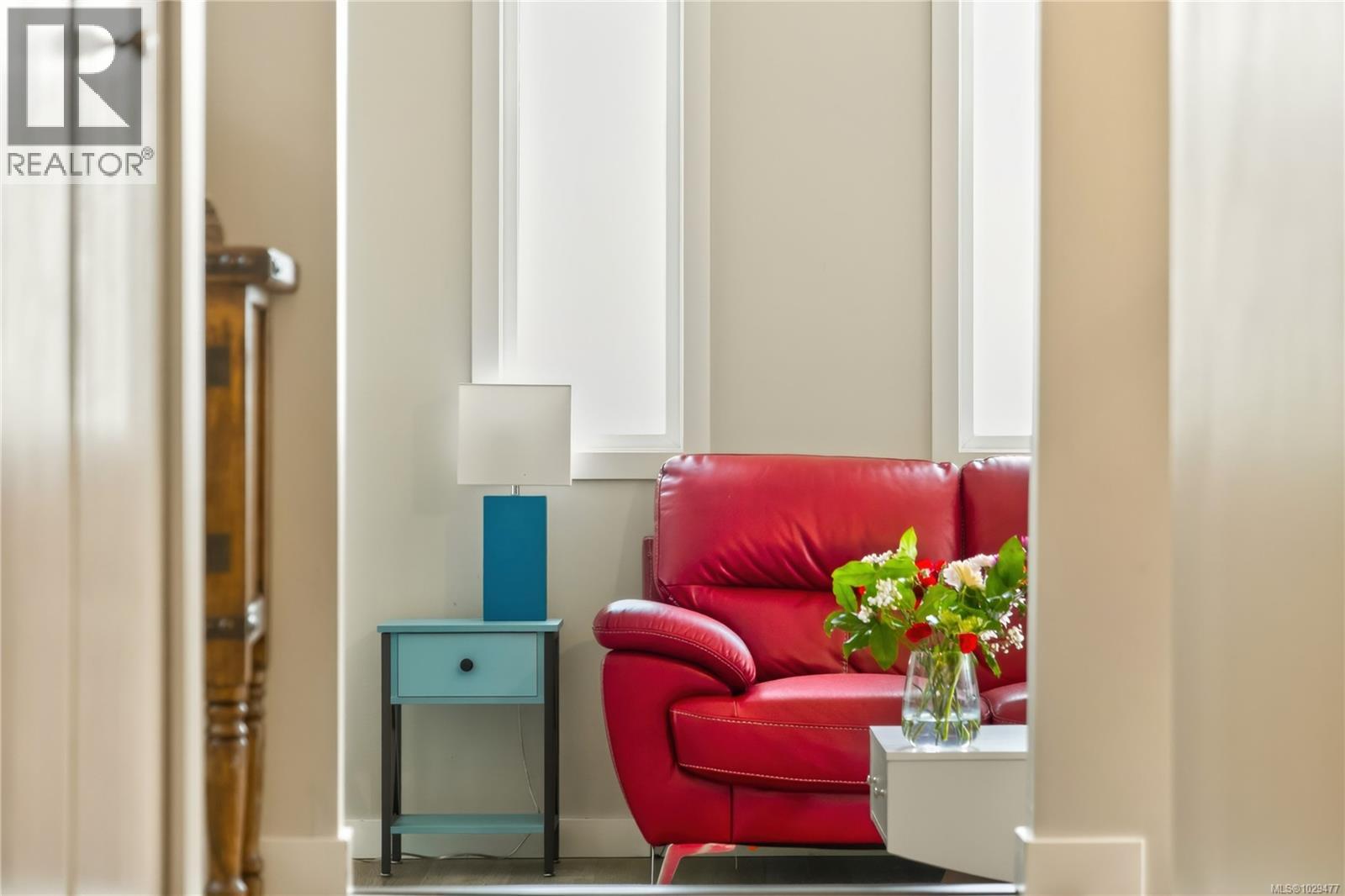 114 ROBERTA RD W - 32