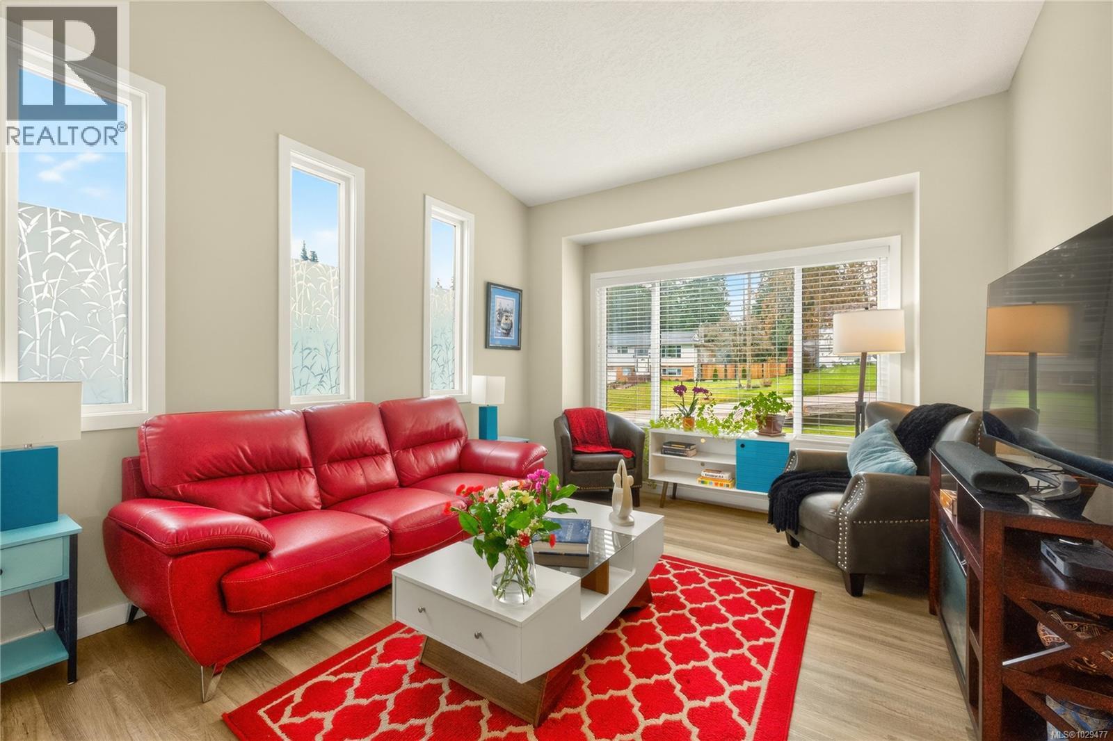 114 ROBERTA RD W - 35