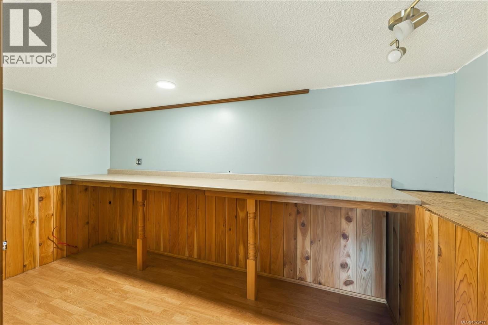 114 ROBERTA RD W - 55