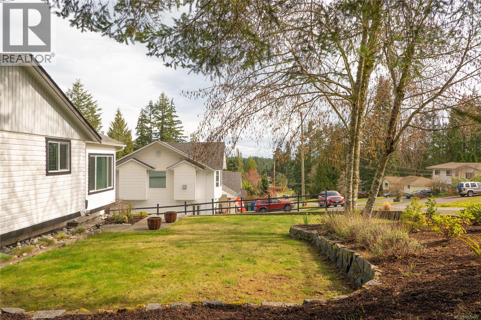 114 ROBERTA RD W - 58