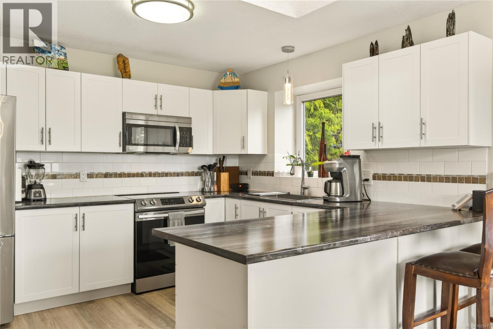 114 ROBERTA RD W - 5