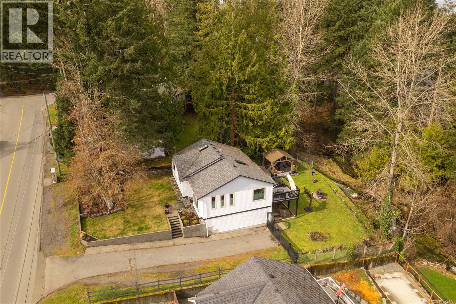 114 ROBERTA RD W - 73