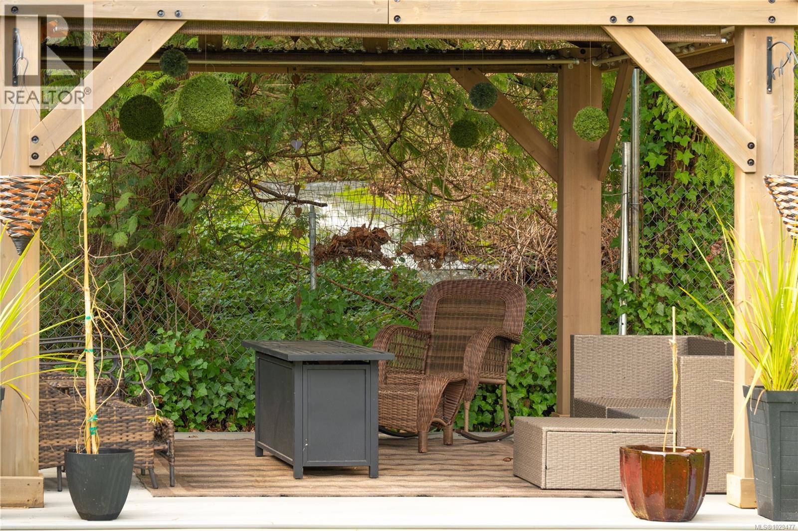 114 ROBERTA RD W - 64