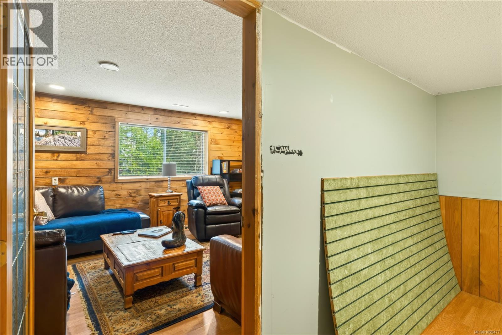 114 ROBERTA RD W - 56