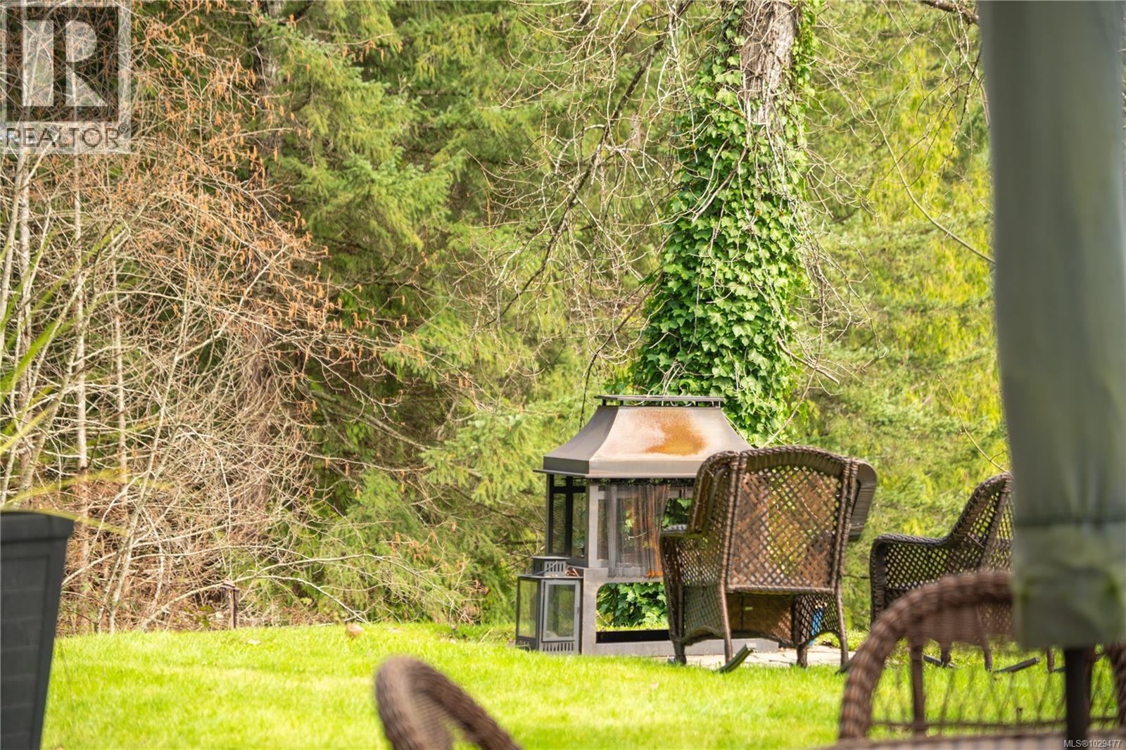 114 ROBERTA RD W - 67