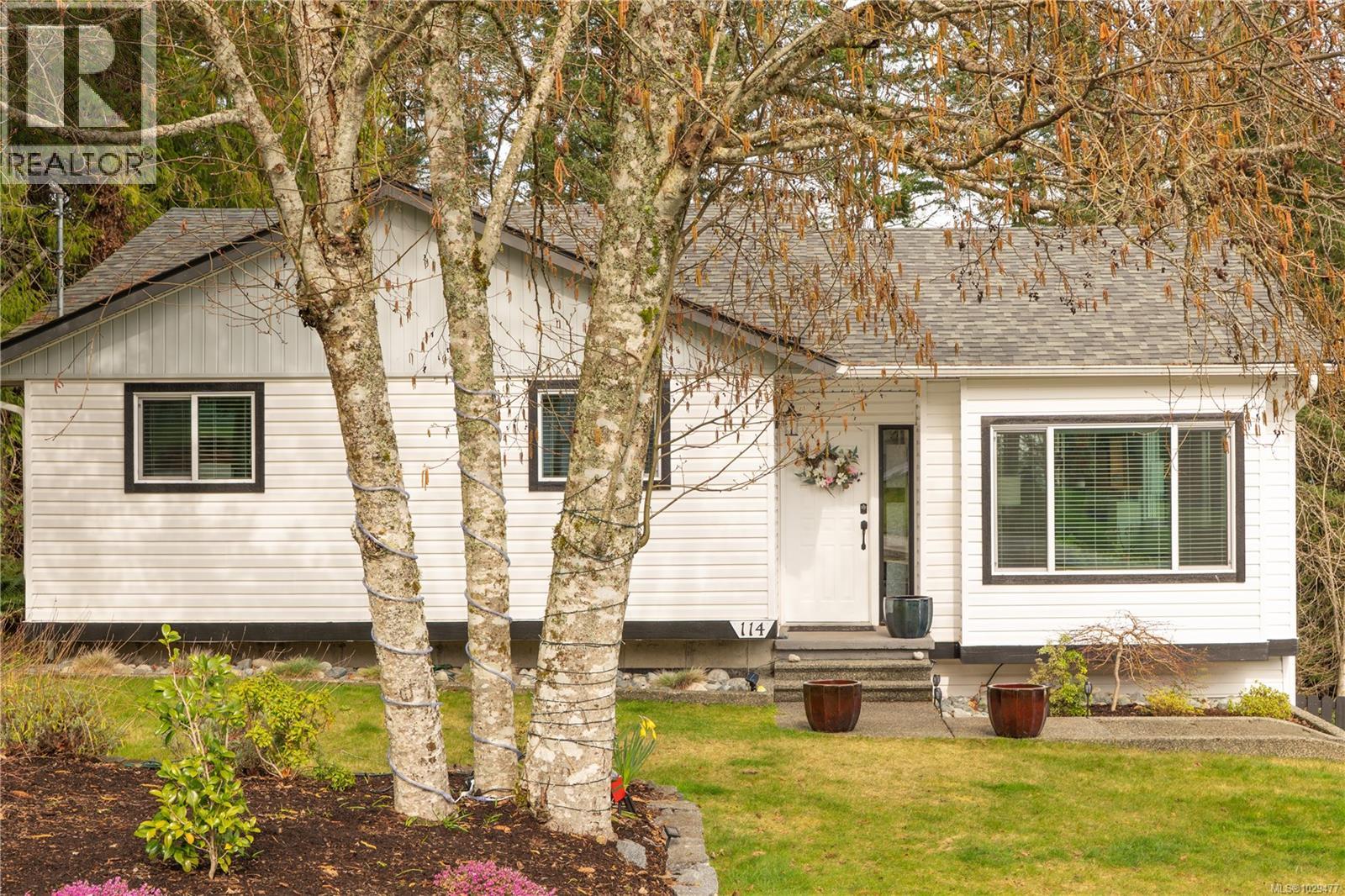 114 ROBERTA RD W - 69