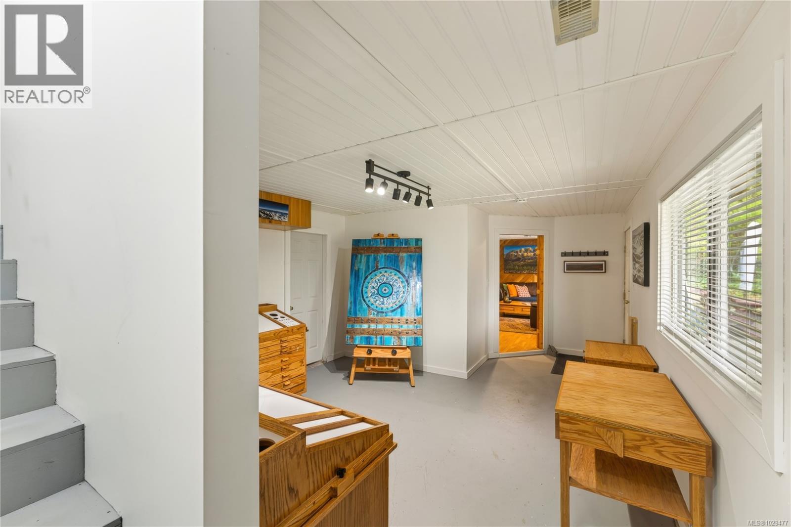 114 ROBERTA RD W - 51