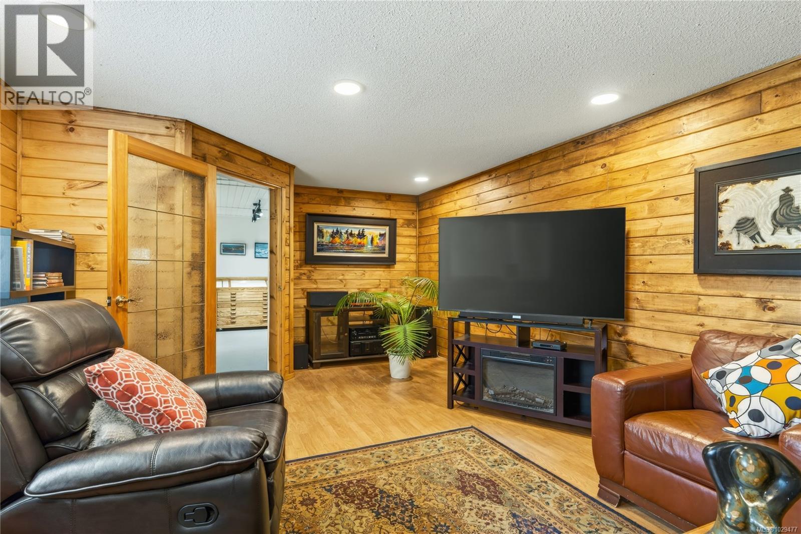 114 ROBERTA RD W - 54