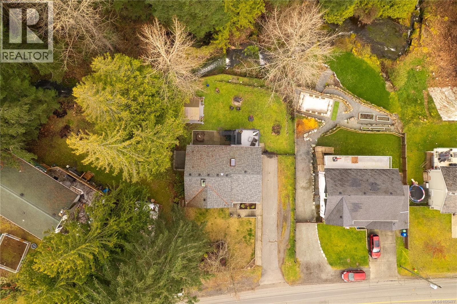 114 ROBERTA RD W - 75