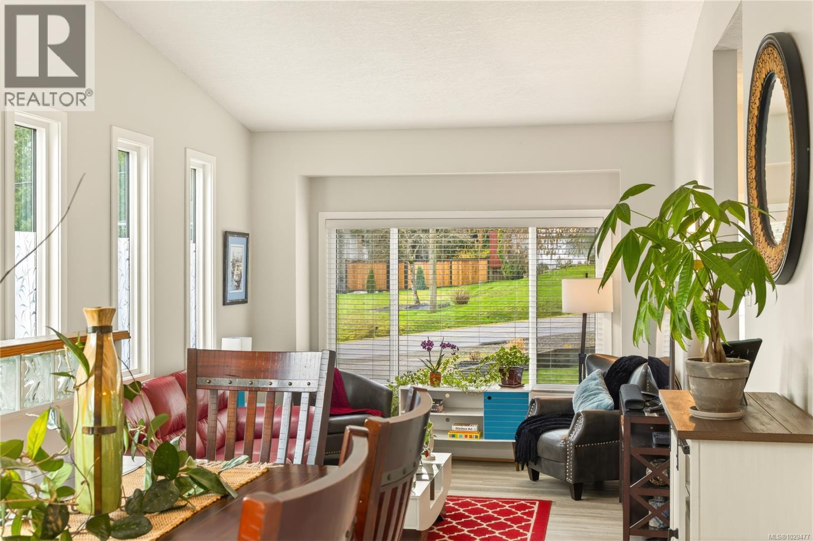 114 ROBERTA RD W - 31