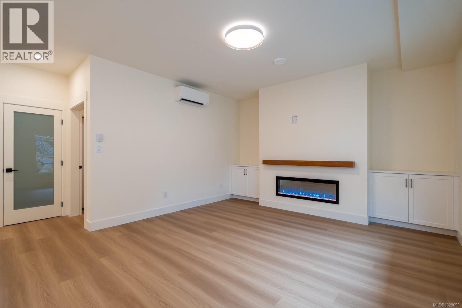 668 SANDERSON RD - 21