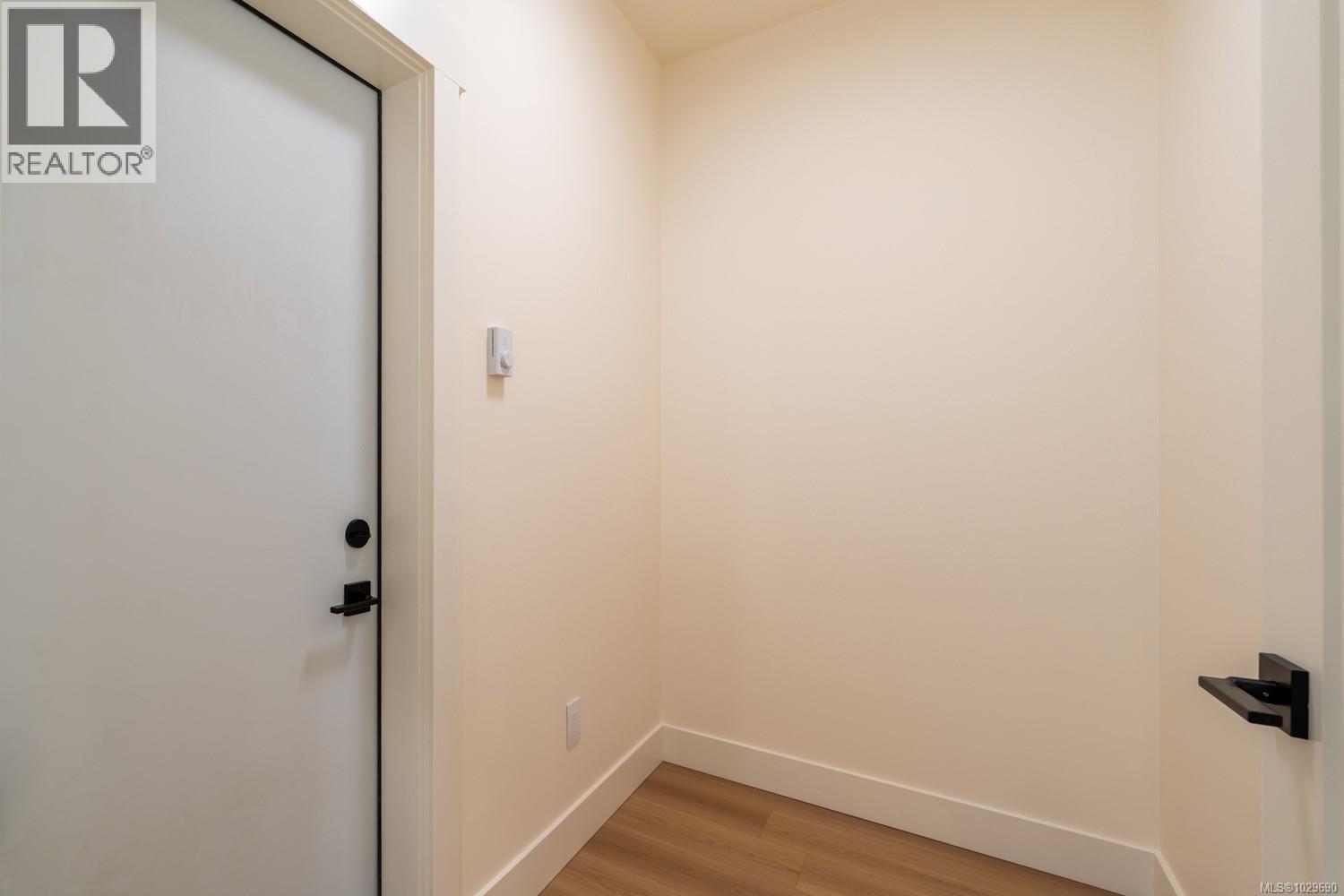 668 SANDERSON RD - 22