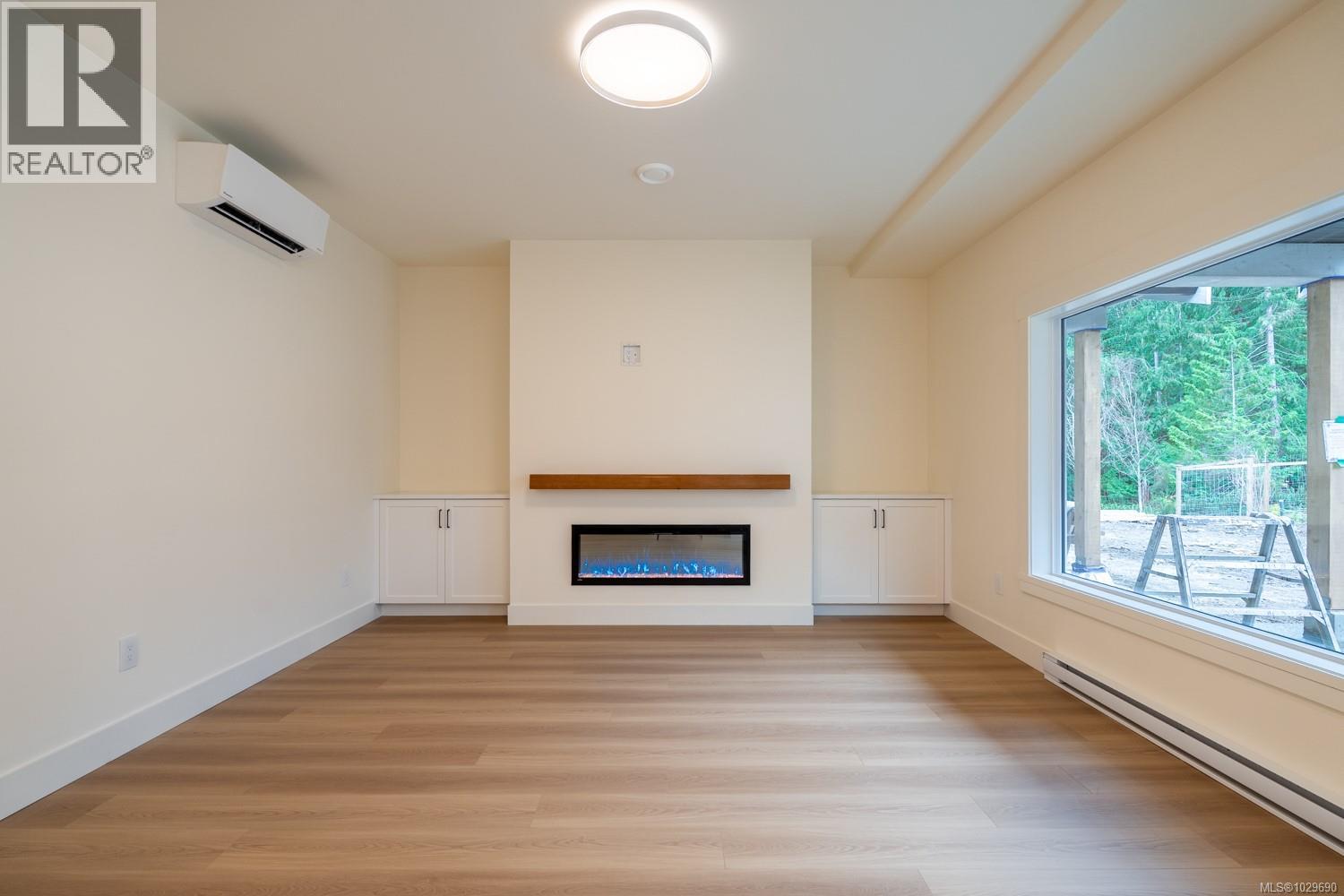 668 SANDERSON RD - 8