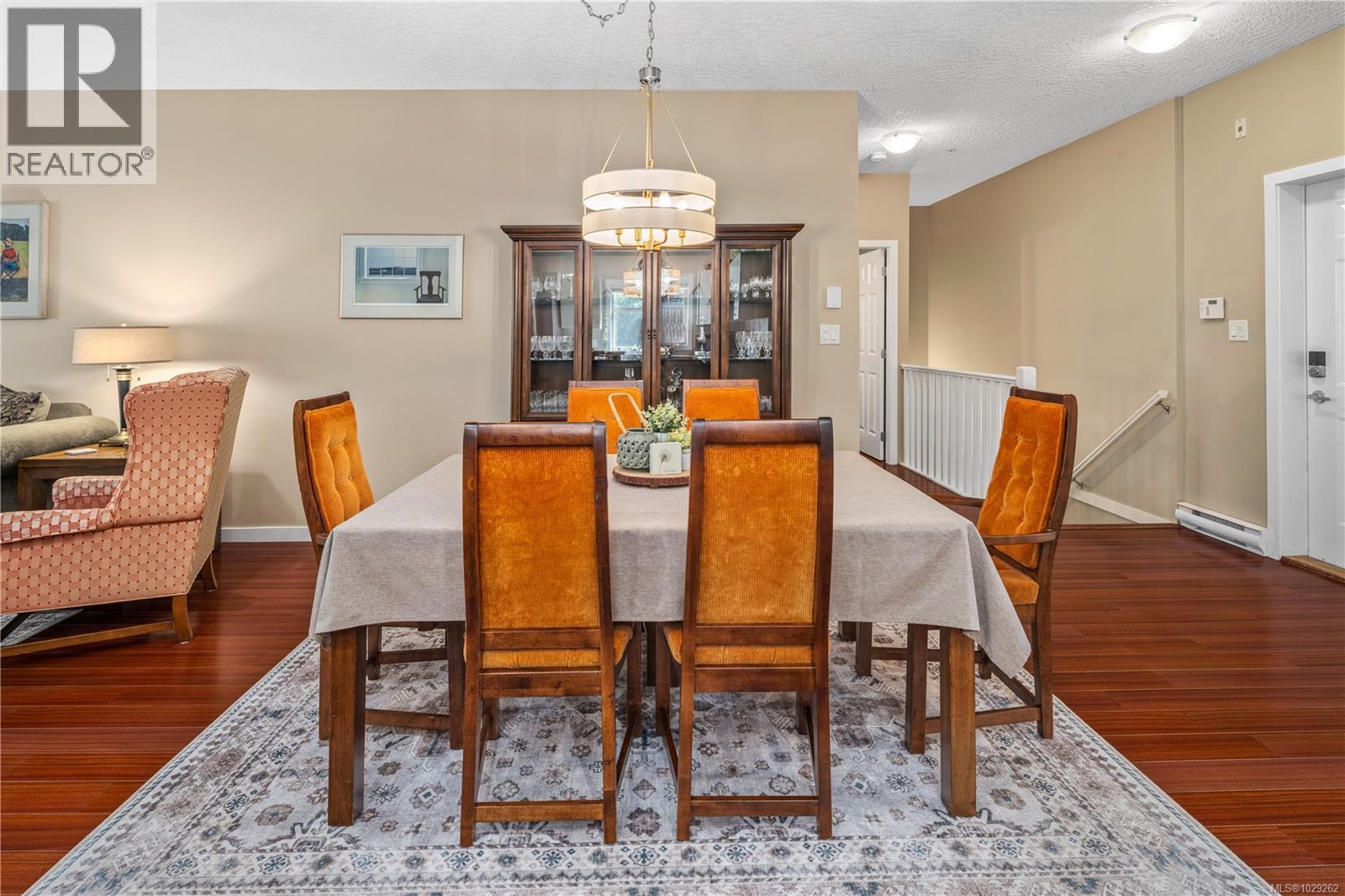 #102 2120 HARROW GATE - 15