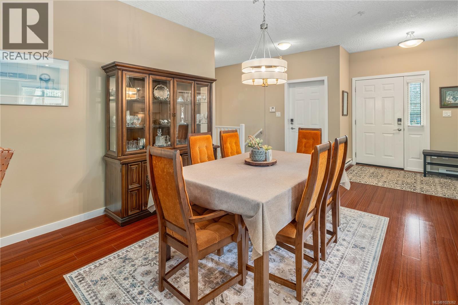 #102 2120 HARROW GATE - 17