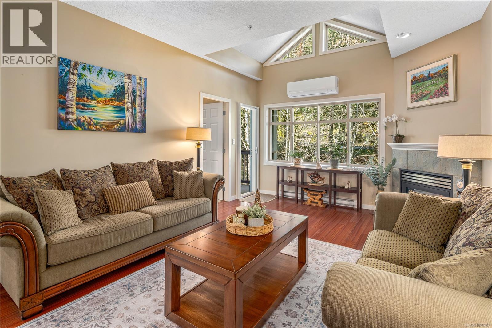 #102 2120 HARROW GATE - 21