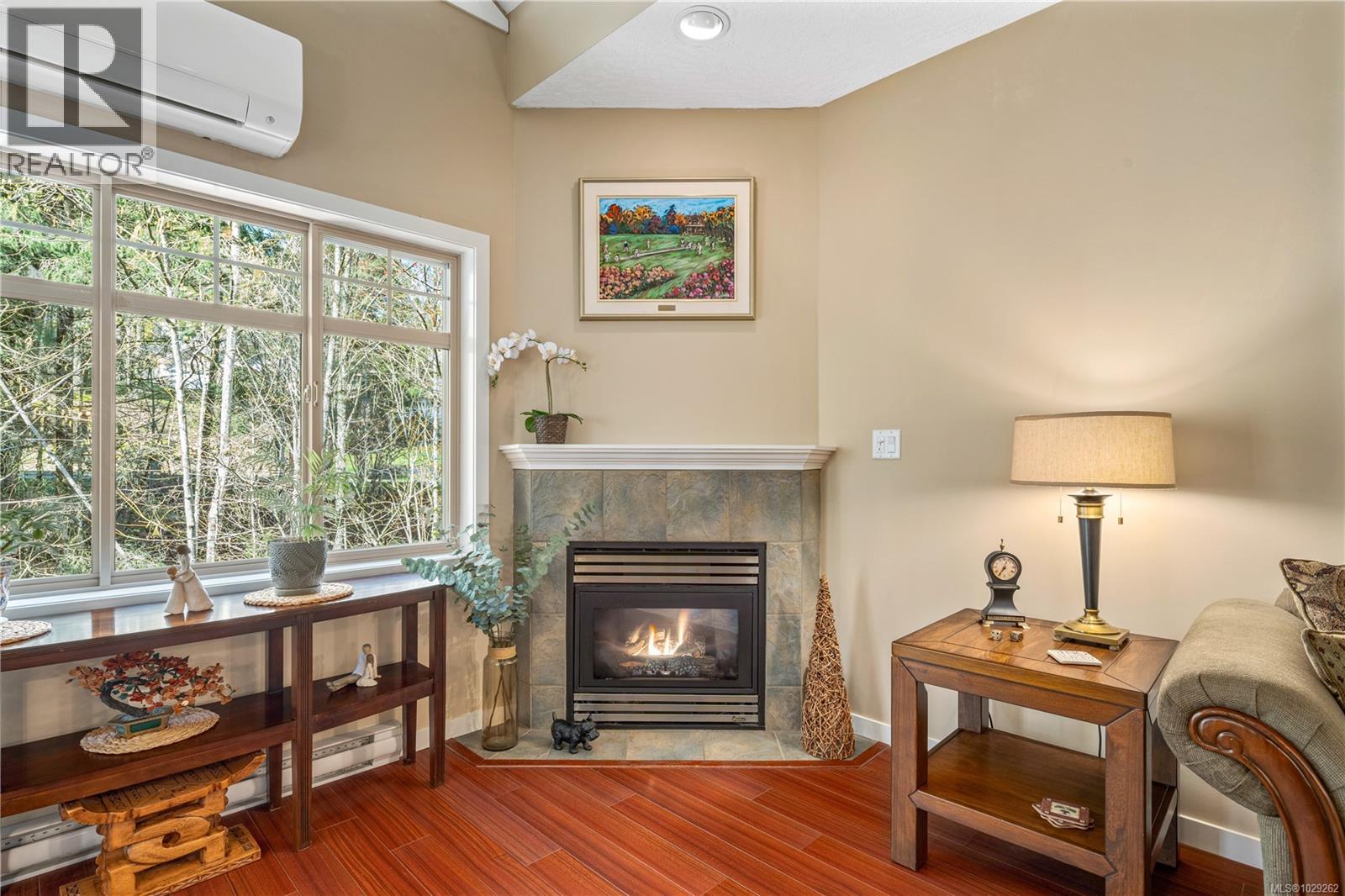 #102 2120 HARROW GATE - 22