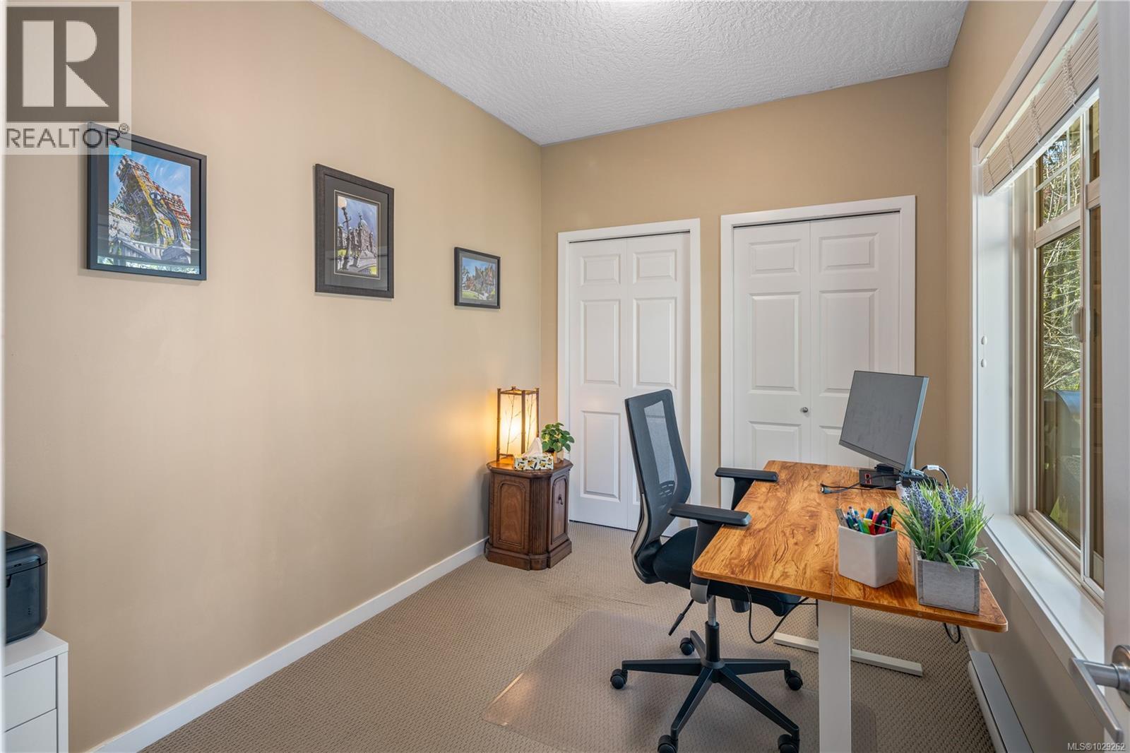 #102 2120 HARROW GATE - 26